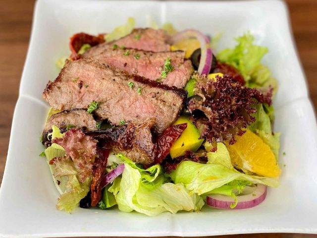 Cargo Club & Restaurant_Beef Striploin Salad_menu_image