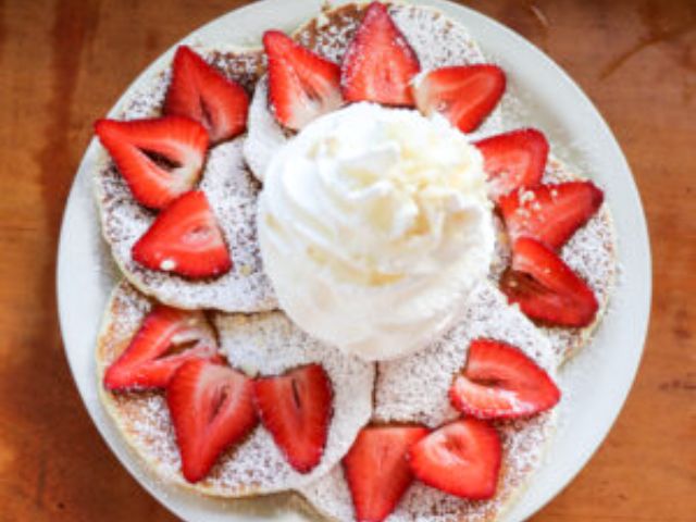 Eggnthings - Ko Olina Center_Fresh Strawberry Whipped Cream_menu_image