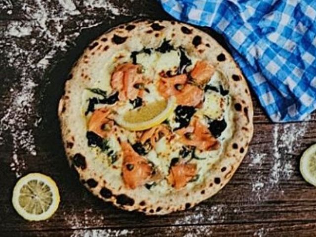 Olive Kitchen - Khaosan_Smoked Salmon & spinach Pizza_menu_image