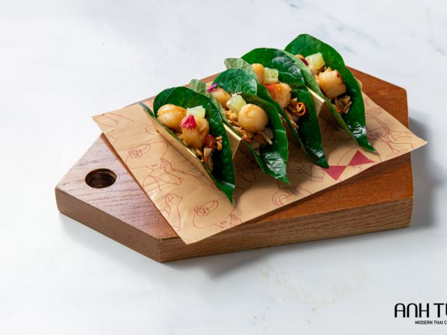 ANH TUKK Modern Thai Cuisine_Pan-fried scallops, tamarind sauce, betel leaves_menu_image