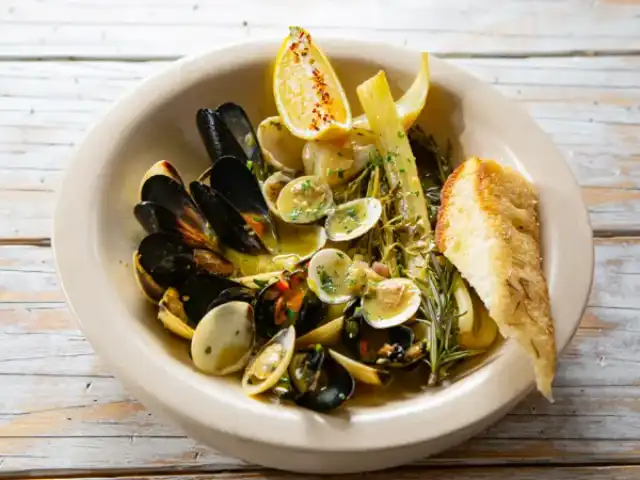 ANEMOS Restaurant_Mussels & Clams_menu_image