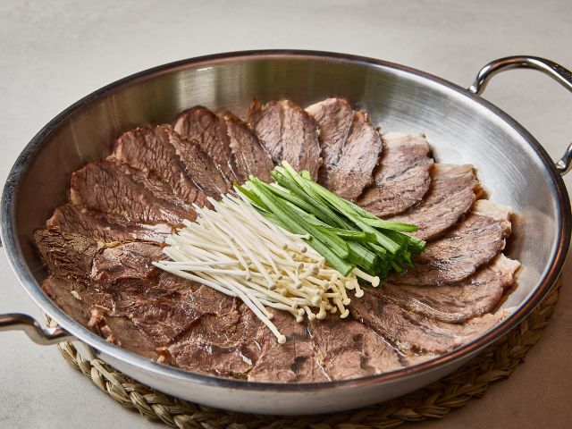 Mankyung Hanwoo Gomtang_Boiled pork_menu_image