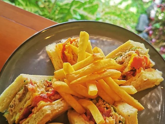 Fancy Cup Café ubud_Club Sandwich_menu_image