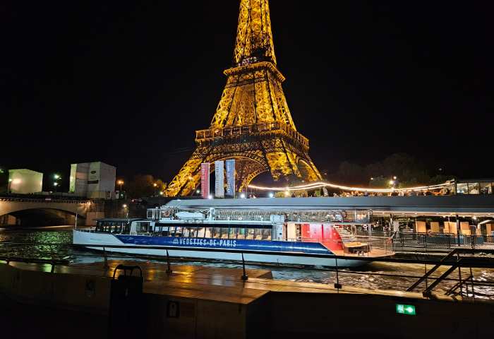 Bateaux-mouches Dinner Cruise_restaurant_food_image